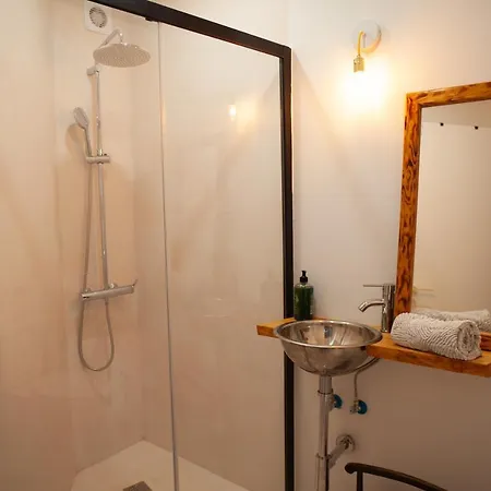 Freshly Reno'd Flat In Between Lisbon And Sintra *