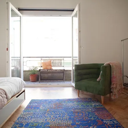 Freshly Reno'd Flat In Between Lisbon And Sintra *