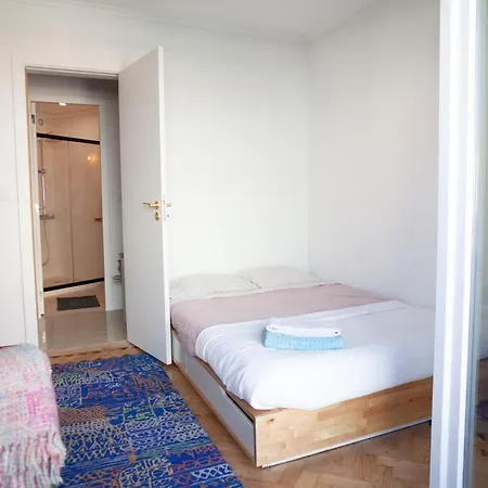 Freshly Reno'd Flat In Between Lisbon And Sintra