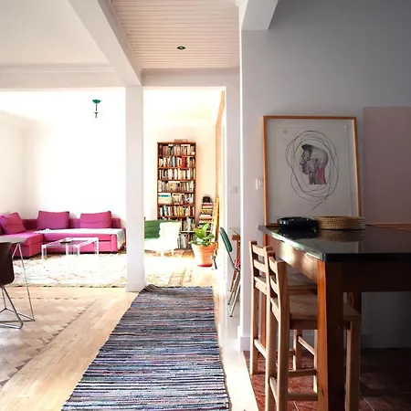 Freshly Reno'd Flat In Between Lisbon And Sintra *