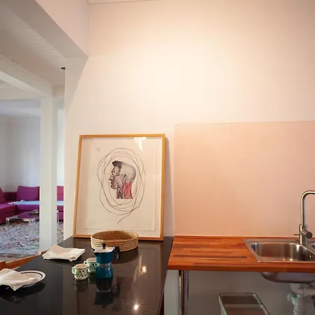 Apartman Freshly Reno'd Flat In Between Lisbon And Sintra *