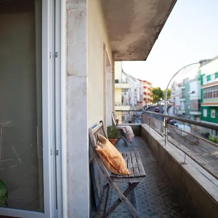 Freshly Reno'd Flat In Between Lisbon And Sintra Amadora