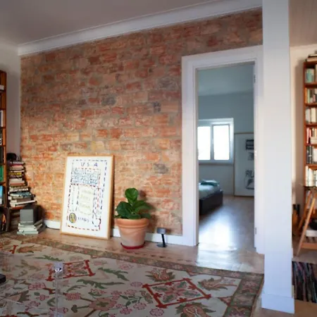 Freshly Reno'd Flat In Between Lisbon And Sintra