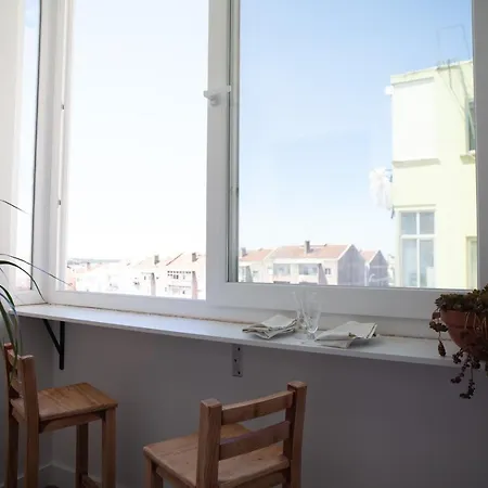 Freshly Reno'd Flat In Between Lisbon And Sintra Apartman *