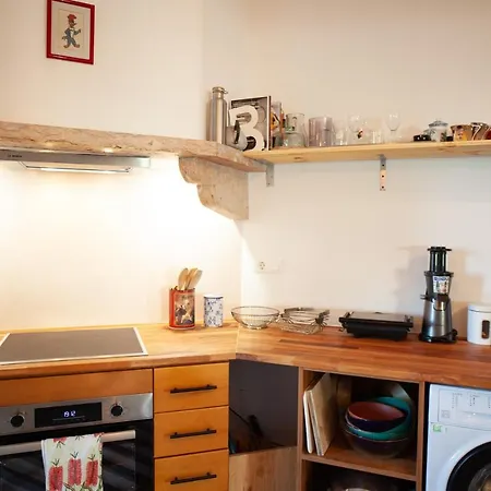 Freshly Reno'd Flat In Between Lisbon And Sintra